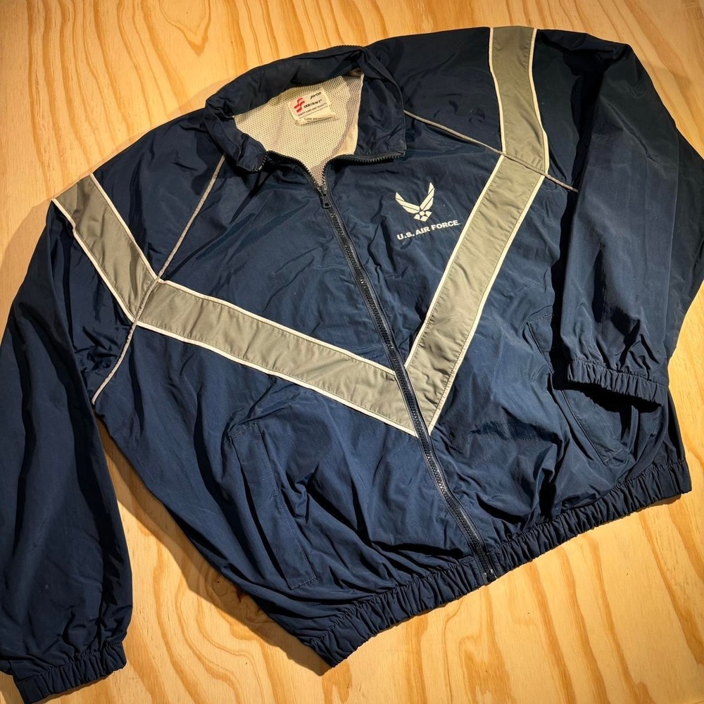 Vintage 90s U.S. Air Force nylon windbreaker jacket